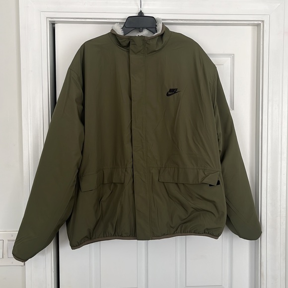 Reversible Sherpa Nike Club Jacket and Green Windbreaker/Raincoat - Picture 2 of 15
